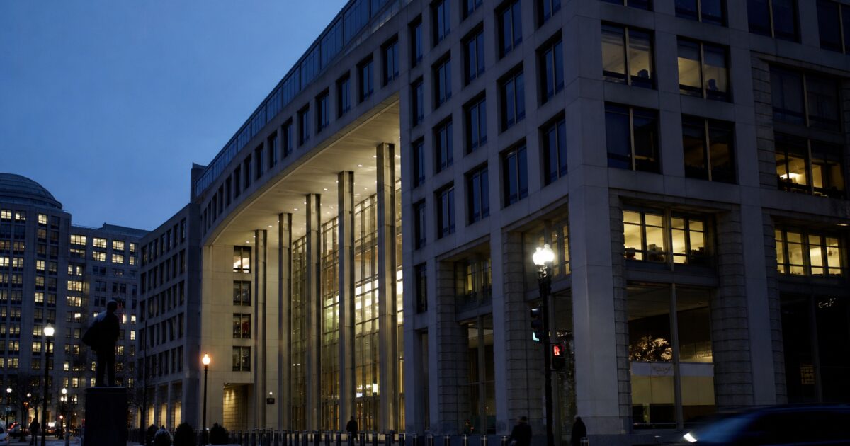 CFTC Suspends Officials Who Flagged Polymarket, Crypto.com, and Gemini