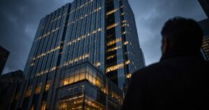 Michael Saylor's 843,738 Bitcoin Strategy Faces Cash Crunch as STRC Trades Below Par