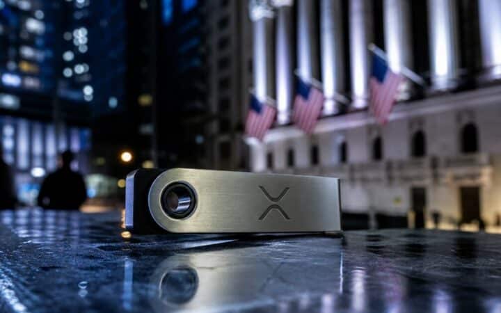 XRP Ledger Payment Count Jumps 300,000 Users While Whale Deals Drop to 67