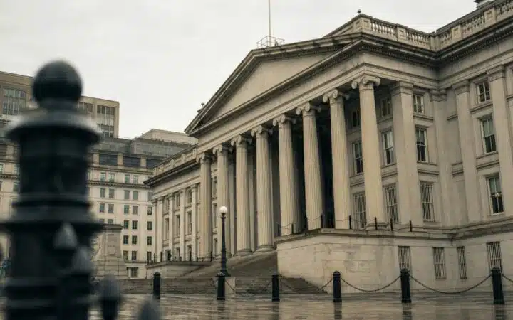 Avalanche Treasury Drops 16% on Nasdaq Debut as AVAX Hits Five-Year Low