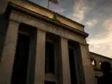 Bitcoin Drops Below $60,000 as Fed Rates and AI Spending Squeeze Crypto Capital