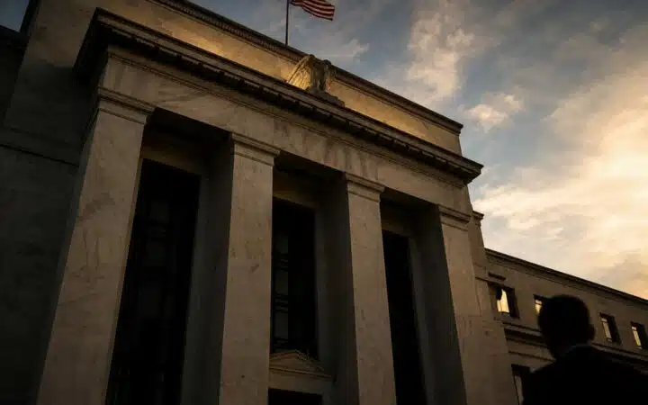 Bitcoin Drops Below $60,000 as Fed Rates and AI Spending Squeeze Crypto Capital