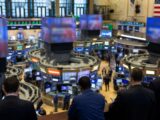 Bitcoin ETF Inflows Signal Institutional Positioning as Prices Hold