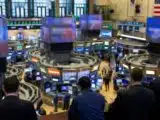 Bitcoin ETF Inflows Signal Institutional Positioning as Prices Hold