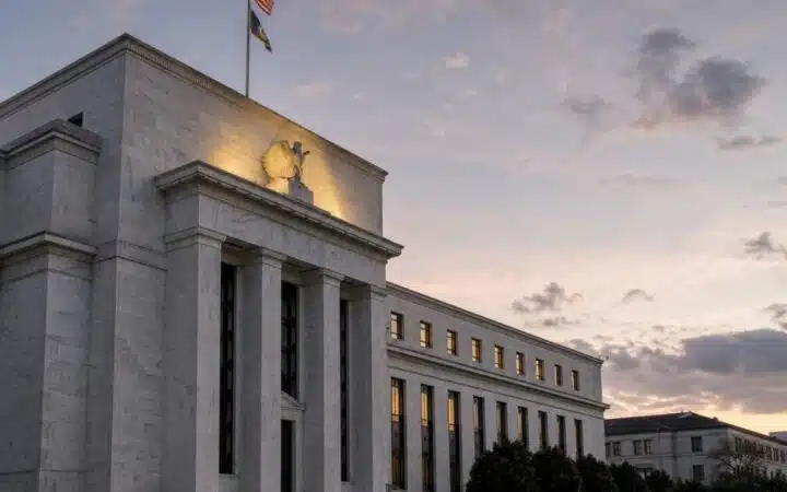Canadian Dollar Hits 14-Month Low as Fed Rate Bets Crush the Loonie
