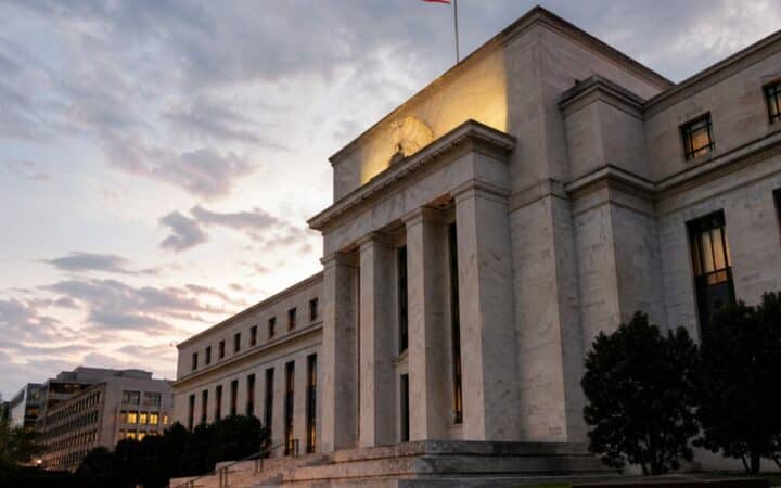 Capital Economics Sees Euro Sliding to $1.10 as Fed-ECB Policy Gap Widens