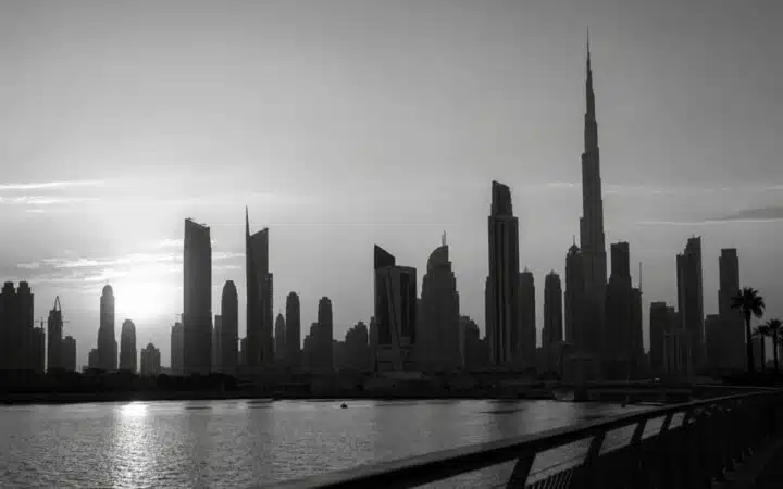 CoinMENA Taps Standard Chartered for UAE Fiat Rails as Revolut Lands Central Bank Licenses