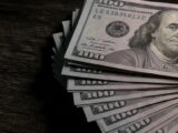 Dollar Slides Toward Weekly Loss as Iran Talks Cool Safe-Haven Demand