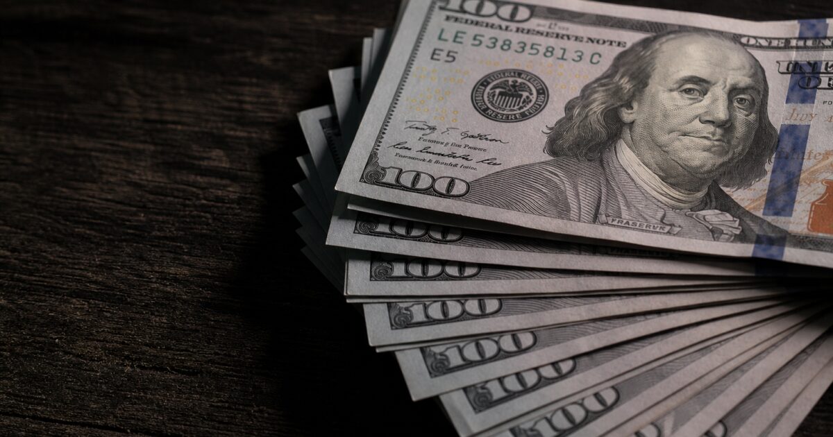 Dollar Slides Toward Weekly Loss as Iran Talks Cool Safe-Haven Demand