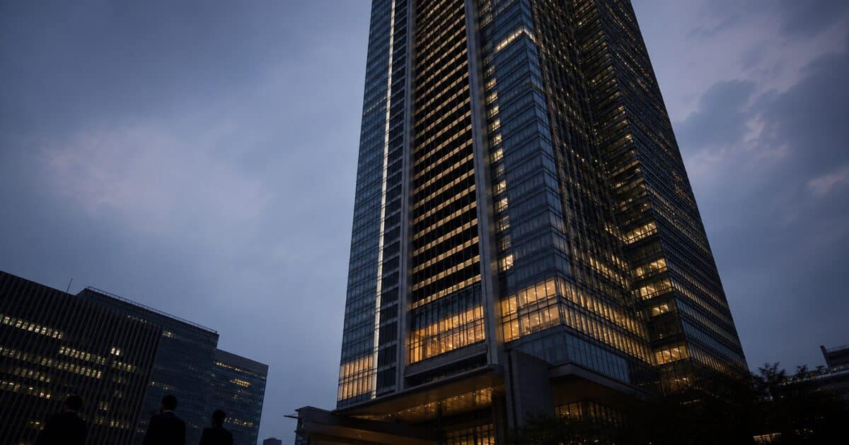 Japan Pension Fund’s 1% Crypto Bet Reshapes Strategy for 1,200 Small Businesses