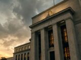 Powell's Fed Independence Warning Puts Lisa Cook Case at Center of U.S. Rate Policy