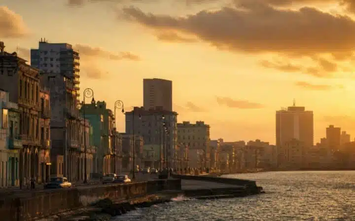 Visa and Mastercard Pull Out of Cuba as US Sanctions Bite Hard