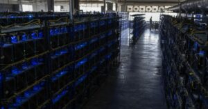 Bitcoin Drops Below $63,000 as Asian Session Leverage Flush Hits 6x Below Monthly Peak