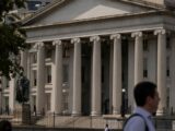 Bitcoin Eyes $62K Floor as $1.4 Billion Options Expiry Collides With Treasury Yield Surge