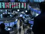 Bitcoin Holds Near $64,500 as Short-Term Holders Dump and ETF Flows Split