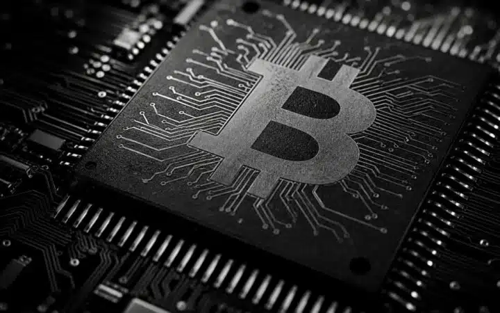 Bitcoin Plonge Sous 65 000 Dollars Quand Washington et Téhéran Allument la Mèche