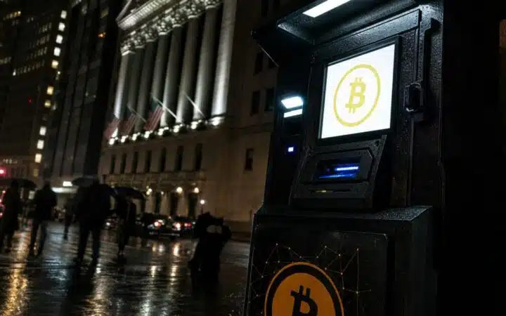 Community Pulse Reveals Caution Around Bitcoin Dominance This Weekend