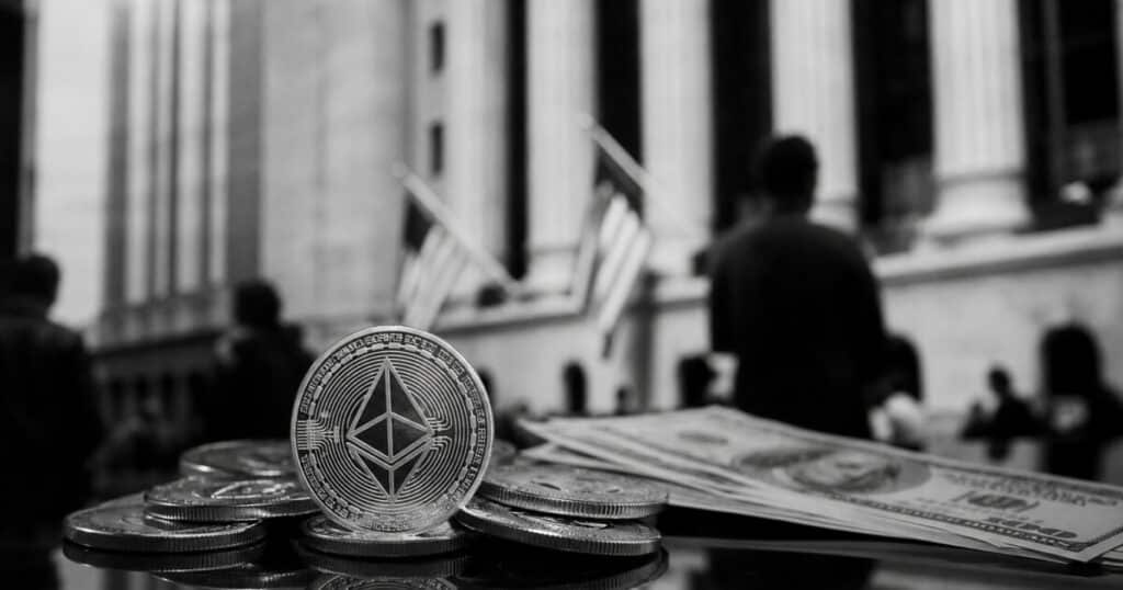 Exodus Cuts 25% of Staff, Lands Benchmark Backing in Stablecoin Pivot