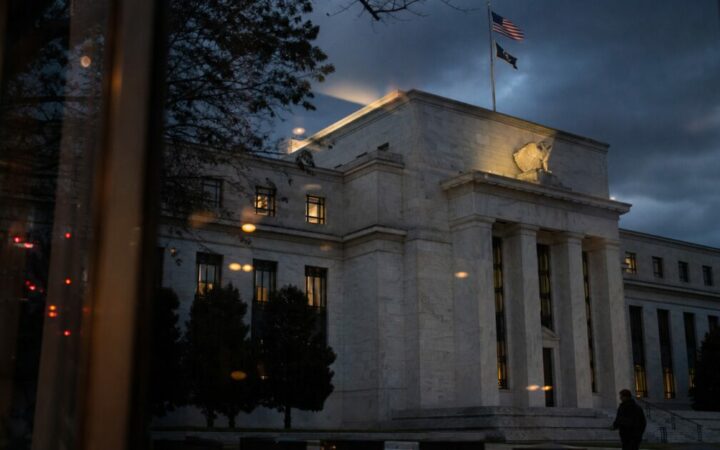 Fed Holds Rates at 3.50%–3.75% for Fifth Straight Meeting as Bitcoin Ticks Up