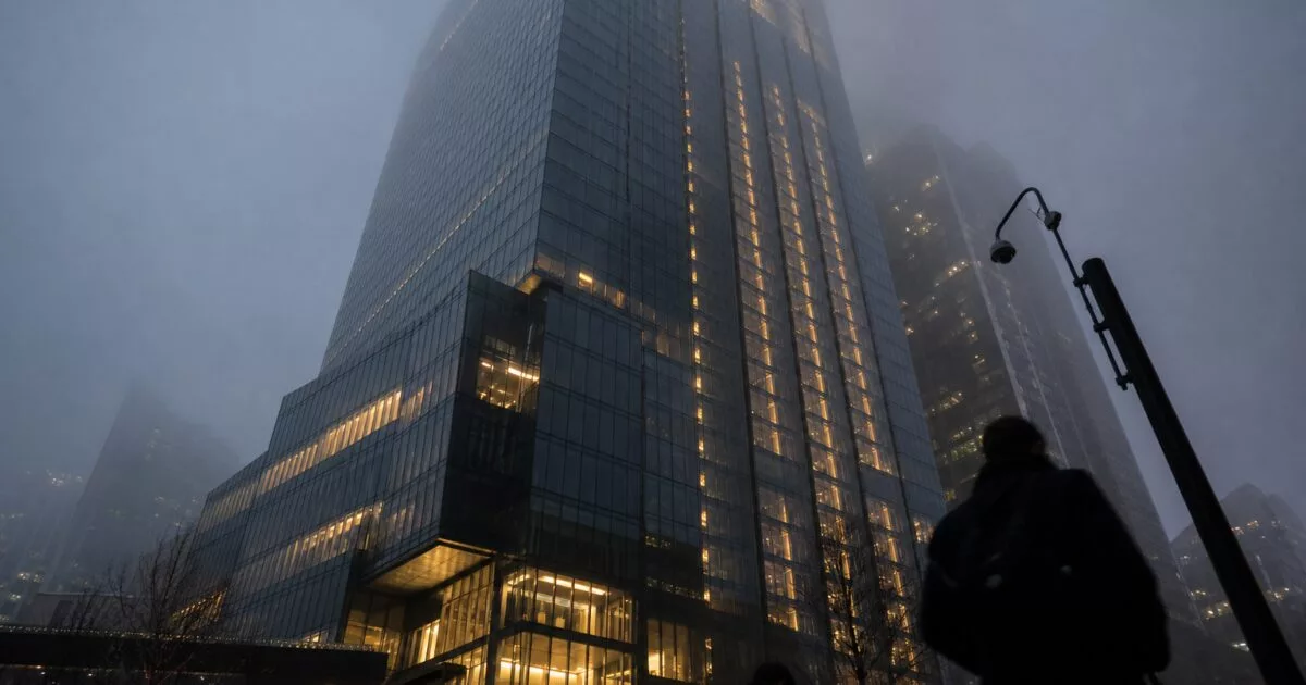 Fidelity's Timmer Spots Bitcoin Near a Power Law Floor With No Catalyst in Sight