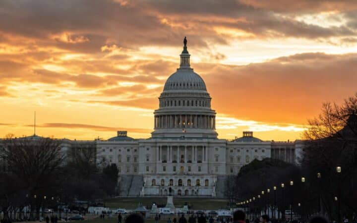 Goldman Sachs CEO Backs CLARITY Act as Stablecoin Fight Stalls Congress Vote