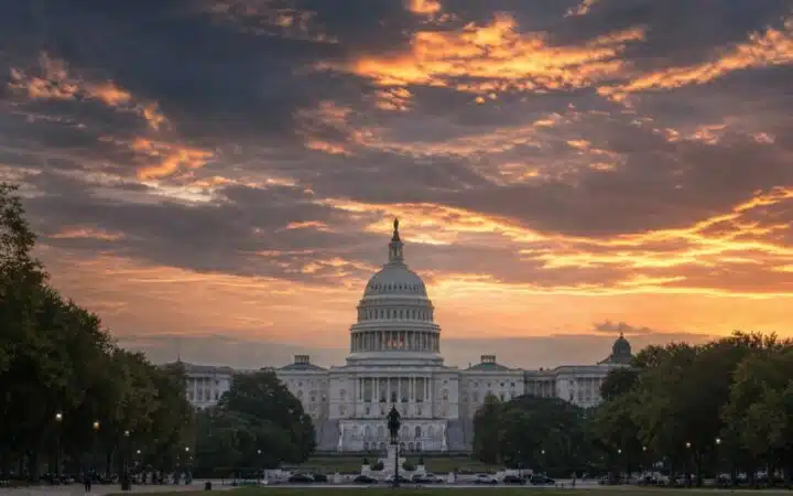Ripple CEO Brad Garlinghouse Backs CLARITY Act as Senate Democrats Push Back Hard