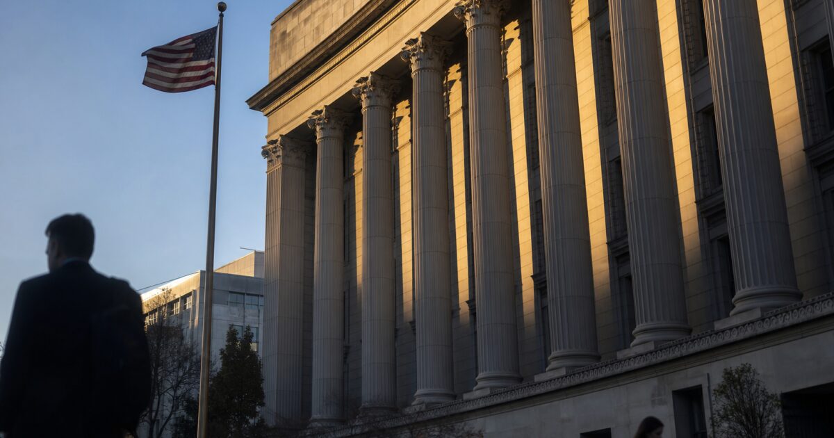 SEC Sets September 17 Roundtable to Push 24-Hour U.S. Stock Market Trading