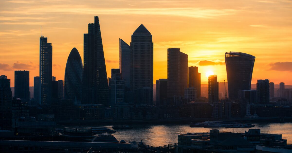 Swift's 17-Bank Blockchain Pilot Bets on Tokenized Assets for Round-the-Clock Payments