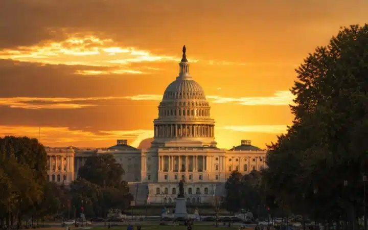 Warren Presses Trump Over $1.4B Crypto Stake Before Senate Vote
