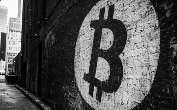 XRP Drops Toward $1 as Bitcoin Pair Tests 1,700 Sats Floor
