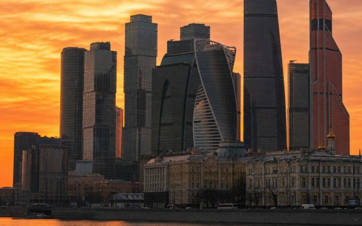 Bank of Russia Opens Crypto Door Wider With 300,000-Ruble Limit Still in Place