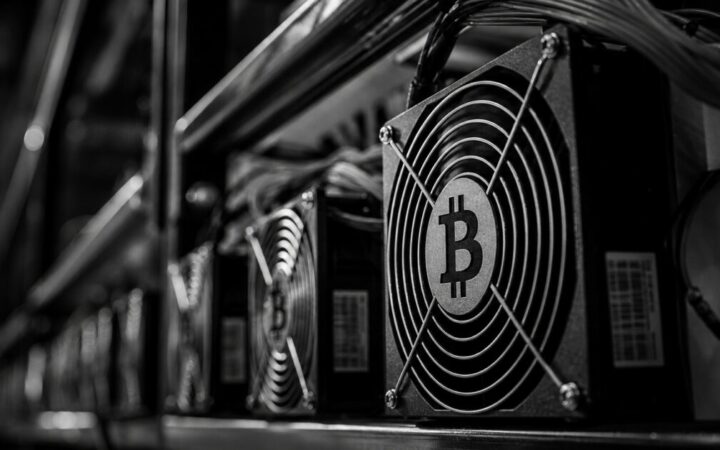 Bitcoin and Ethereum Eye Weekend Levels With Dominance in Focus