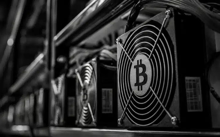 Bitcoin and Ethereum Eye Weekend Levels With Dominance in Focus