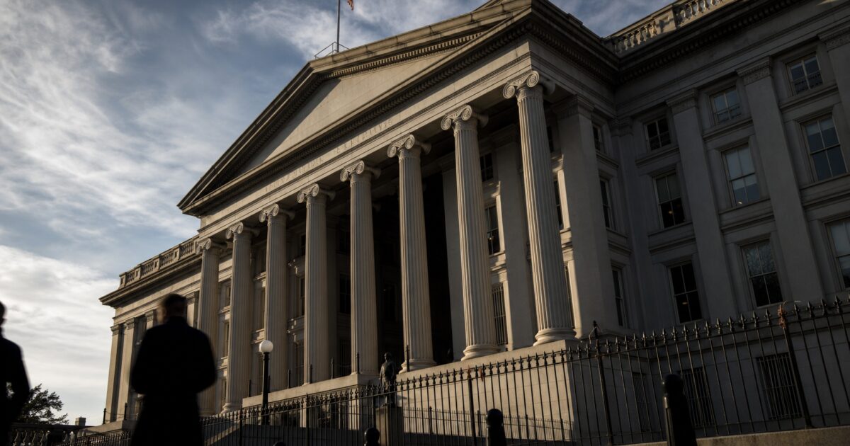 Bitcoin ETF Inflows Hit $517M as Treasury Moves Spark $72K Surge