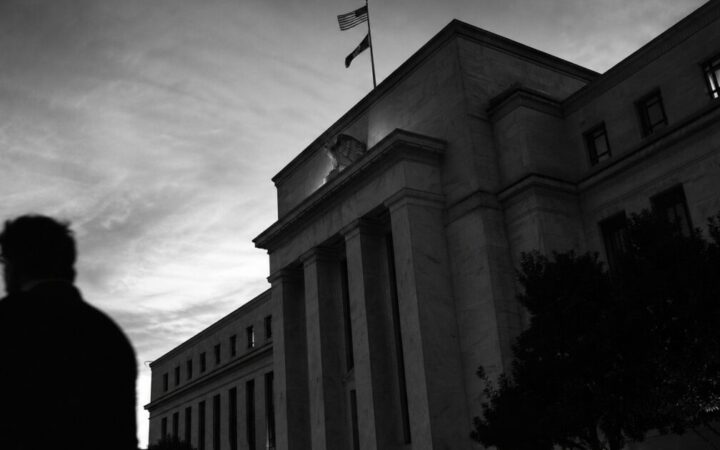 Dallas Fed's $700 Billion Warning Puts Tokenized Deposit Networks on Notice