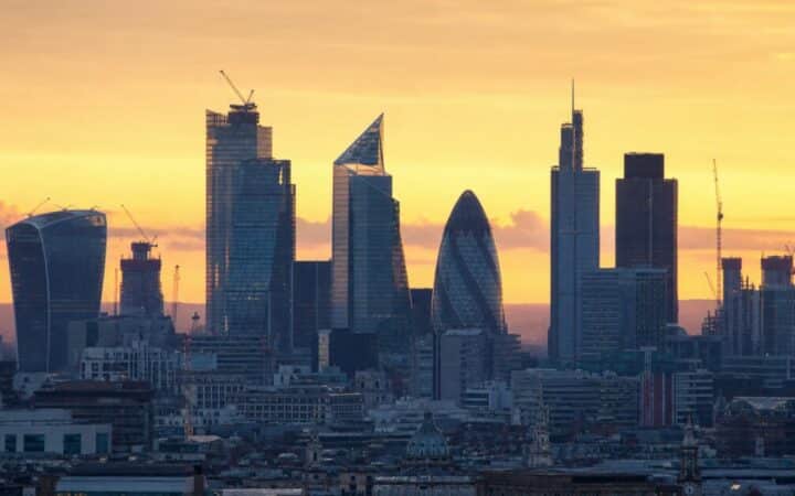 FCA Bans Two Advisers Over £126 Million in Pension Transfers