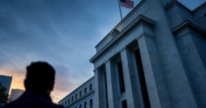 Fed Reserve Study: Crypto Owners Expect 22% Returns While Non-Owners See Just 7%