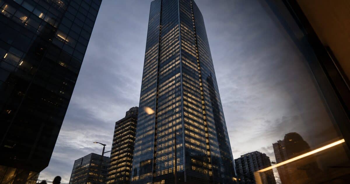 Riot Platforms Signs 20-Year, 191-Megawatt Anthropic Lease Worth Up to $16.1 Billion
