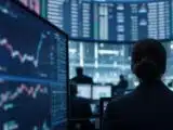 Robinhood Joins UK Crypto Registry as Revolut Battle Looms
