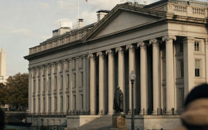 Treasury Yields Hold Flat as Gulf Risk and Soft Inflation Pull in Opposite Directions