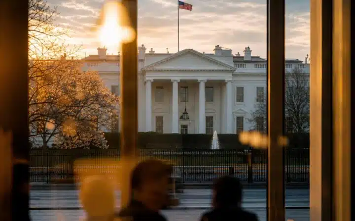 Trump Pushes Clarity Act as White House Hosts Crypto Industry Leaders