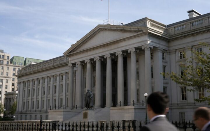 US Treasury Buys Yen in Rare Forex Move as Currency Pressure Mounts