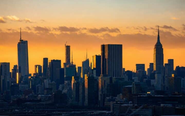 Weekend Crypto Markets Stay Calm With Monero Leading Gains