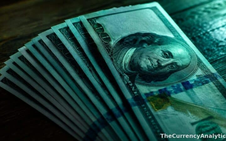 Dollar Ticks Up 0.2% as Traders Brace for High-Stakes U.S.-China Summit