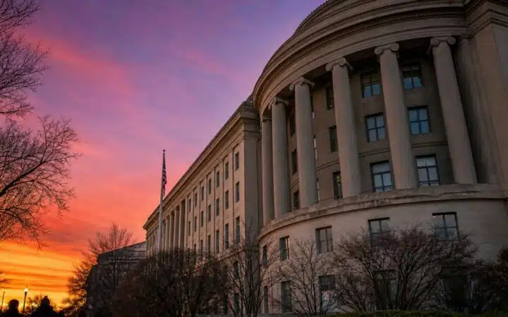 SEC Greenlights Options on WisdomTree's BTCW, Giving Institutional Traders New Bitcoin Hedging Tools